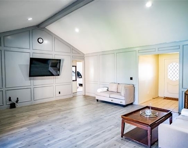 3706 Bishop Hill Drive - Photo Thumbnail 28