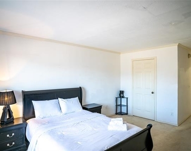 3706 Bishop Hill Drive - Photo Thumbnail 15