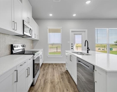 4028 Clovis Street - Photo Thumbnail 12