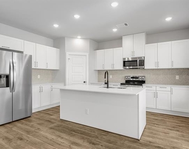 4028 Clovis Street - Photo Thumbnail 8