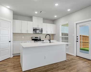 4028 Clovis Street - Photo Thumbnail 9