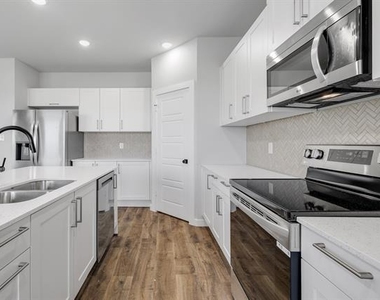 4028 Clovis Street - Photo Thumbnail 11