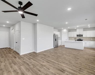 4028 Clovis Street - Photo Thumbnail 5