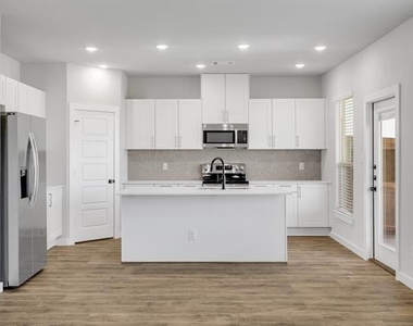 4028 Clovis Street - Photo Thumbnail 6