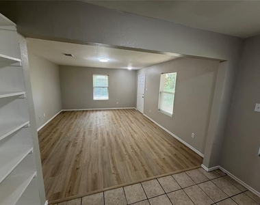 605 Nw Main Street - Photo Thumbnail 4