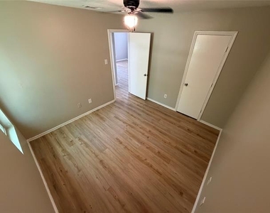 605 Nw Main Street - Photo Thumbnail 7