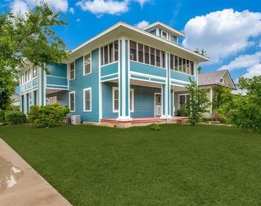 738 Woodlawn Avenue - Photo Thumbnail 1