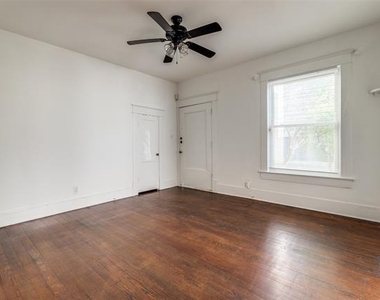 738 Woodlawn Avenue - Photo Thumbnail 2