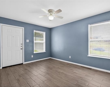 2701 18th Street - Photo Thumbnail 8