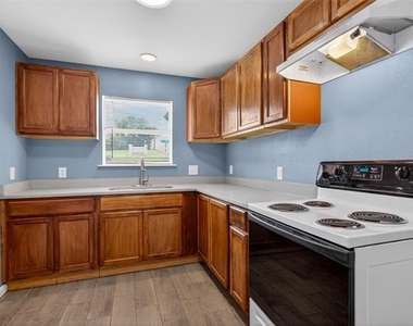 2701 18th Street - Photo Thumbnail 10