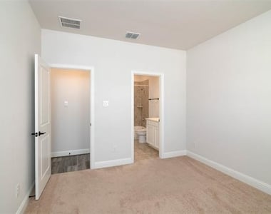 4532 Westminster Avenue - Photo Thumbnail 8