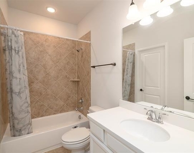 4532 Westminster Avenue - Photo Thumbnail 10