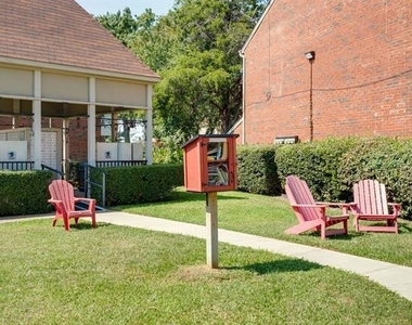 226 Samuel Boulevard - Photo Thumbnail 17