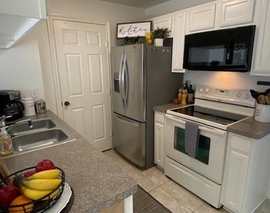 226 Samuel Boulevard - Photo Thumbnail 7