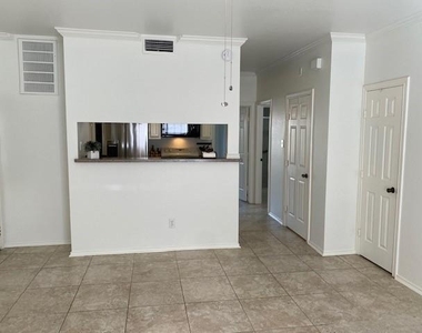 226 Samuel Boulevard - Photo Thumbnail 4