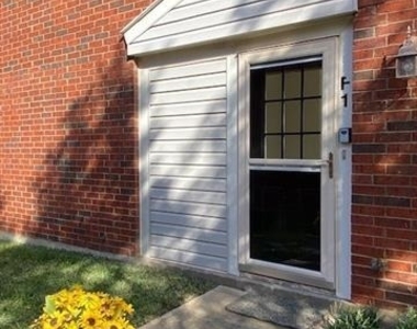226 Samuel Boulevard - Photo Thumbnail 1