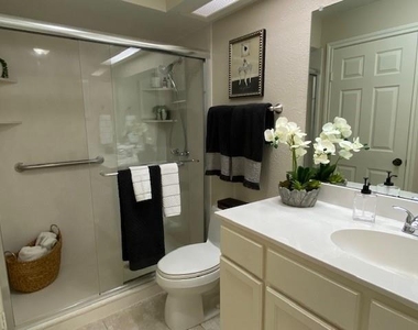 226 Samuel Boulevard - Photo Thumbnail 12