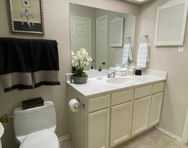 226 Samuel Boulevard - Photo Thumbnail 11