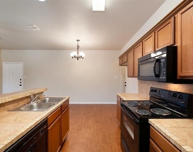 382 Armstrong Lane - Photo Thumbnail 9