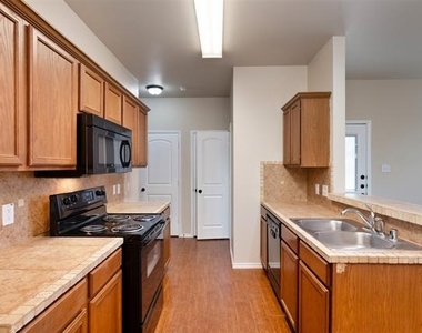 382 Armstrong Lane - Photo Thumbnail 8