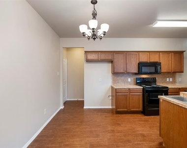 382 Armstrong Lane - Photo Thumbnail 7