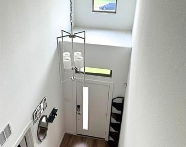 5101 Beechtree Lane - Photo Thumbnail 4