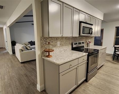 1619 Glenhill Lane - Photo Thumbnail 10
