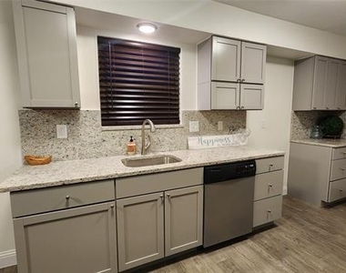 1619 Glenhill Lane - Photo Thumbnail 11