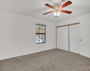 200 Samuel Boulevard - Photo Thumbnail 23