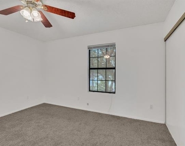 200 Samuel Boulevard - Photo Thumbnail 21
