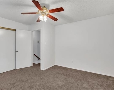 200 Samuel Boulevard - Photo Thumbnail 22