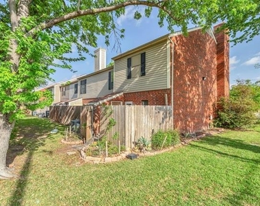 200 Samuel Boulevard - Photo Thumbnail 27