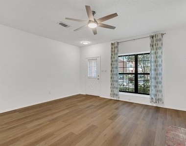 200 Samuel Boulevard - Photo Thumbnail 5