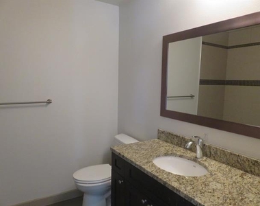 928 Travis Avenue - Photo Thumbnail 9