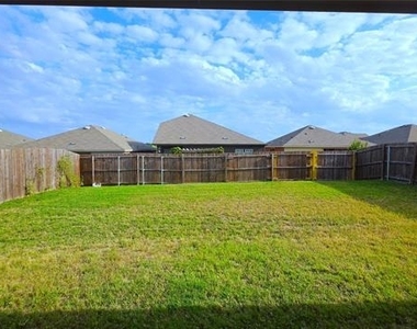 409 Samuel Street - Photo Thumbnail 35
