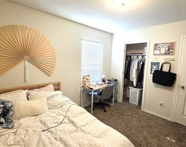 409 Samuel Street - Photo Thumbnail 8