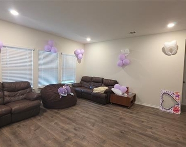 409 Samuel Street - Photo Thumbnail 18