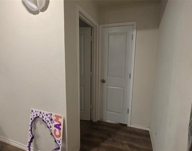 409 Samuel Street - Photo Thumbnail 26