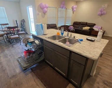 409 Samuel Street - Photo Thumbnail 22