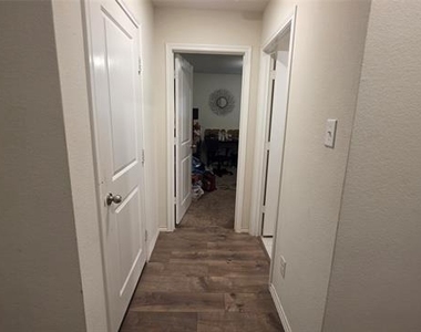 409 Samuel Street - Photo Thumbnail 14