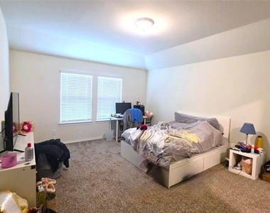 409 Samuel Street - Photo Thumbnail 28