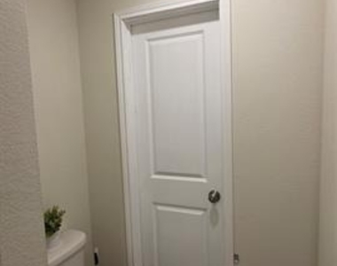 409 Samuel Street - Photo Thumbnail 32