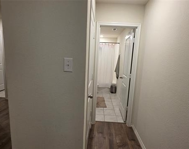409 Samuel Street - Photo Thumbnail 9