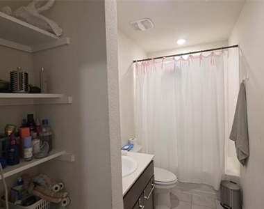 409 Samuel Street - Photo Thumbnail 10