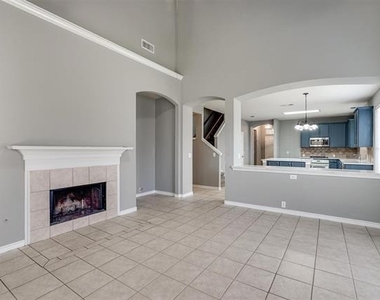 7657 Ravenhill Drive - Photo Thumbnail 7