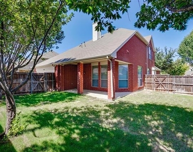 7657 Ravenhill Drive - Photo Thumbnail 9