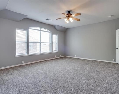 7657 Ravenhill Drive - Photo Thumbnail 22