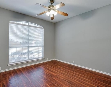 7657 Ravenhill Drive - Photo Thumbnail 27