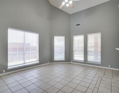 7657 Ravenhill Drive - Photo Thumbnail 2