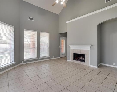 7657 Ravenhill Drive - Photo Thumbnail 8